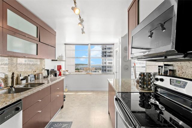 18071 Biscayne Blvd 1404, Aventura, FL 33160