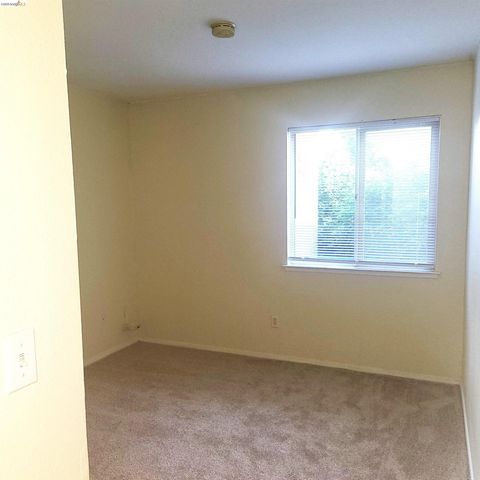 1241 Lakeview Cir, Pittsburg, CA 94565
