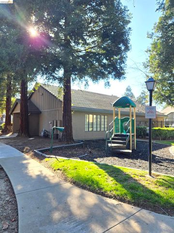 1241 Lakeview Cir, Pittsburg, CA 94565