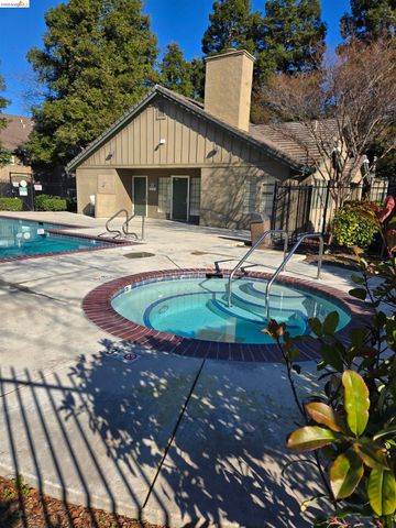 1241 Lakeview Cir, Pittsburg, CA 94565