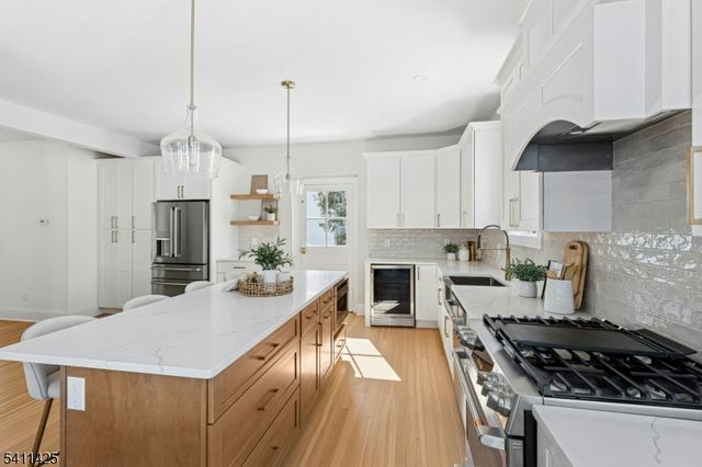 201 Maple Pl, Cranford Twp., NJ 07016