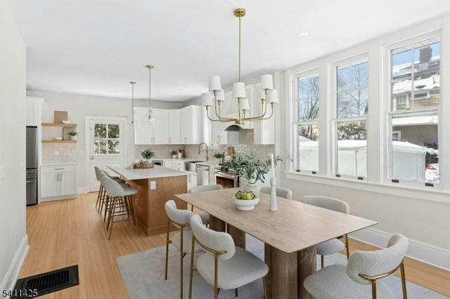 201 Maple Pl, Cranford Twp., NJ 07016