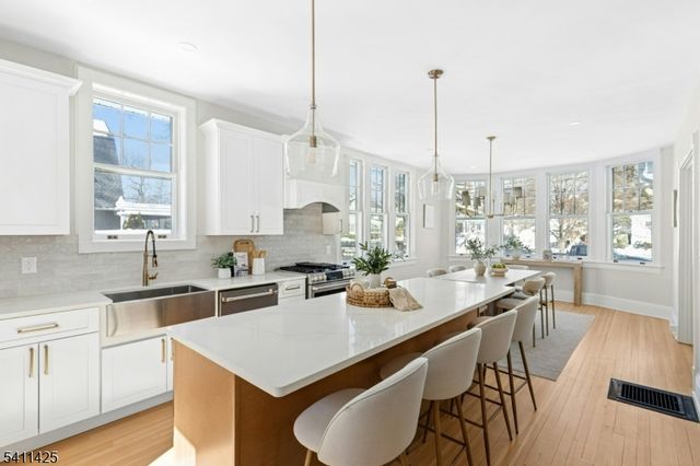 201 Maple Pl, Cranford Twp., NJ 07016