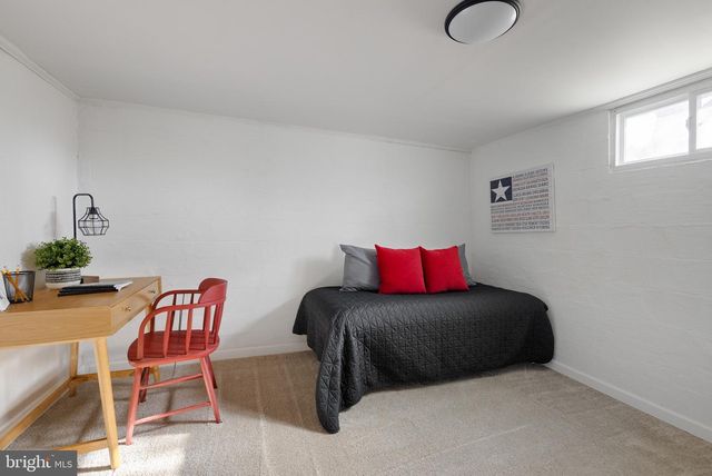 405 E 7TH AVE, Ranson, WV 25438