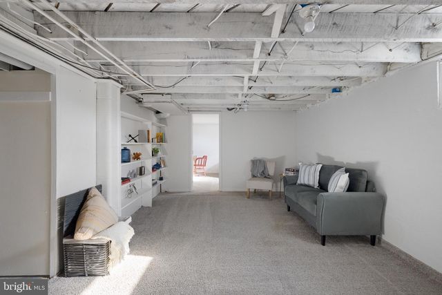 405 E 7TH AVE, Ranson, WV 25438