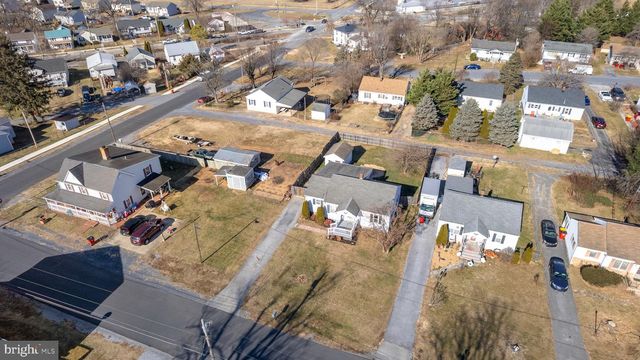 405 E 7TH AVE, Ranson, WV 25438