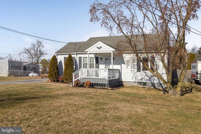 405 E 7TH AVE, Ranson, WV 25438