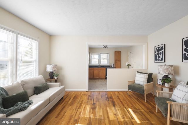 405 E 7TH AVE, Ranson, WV 25438