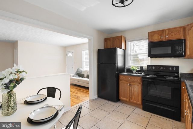 405 E 7TH AVE, Ranson, WV 25438