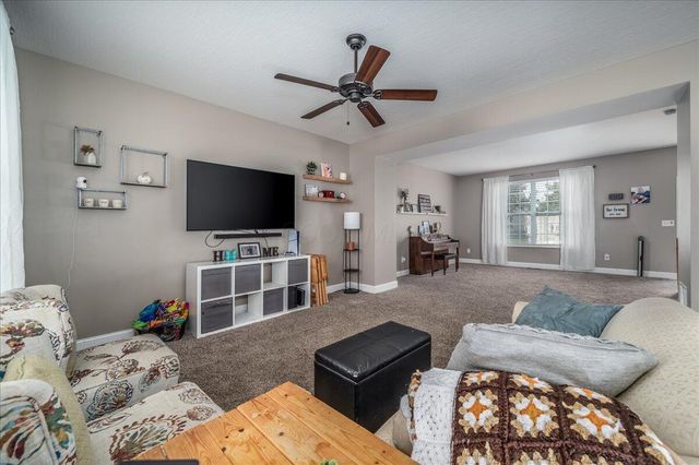 182 Honey Locust Lane, Commercial Point, OH 43116