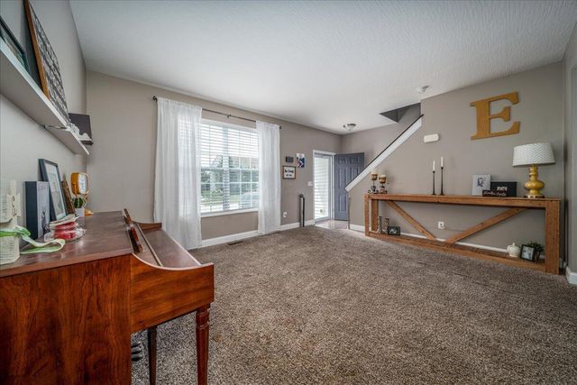 182 Honey Locust Lane, Commercial Point, OH 43116