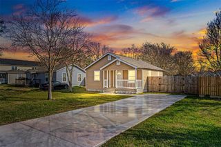 319 S Utah Street, La Porte, TX 77571