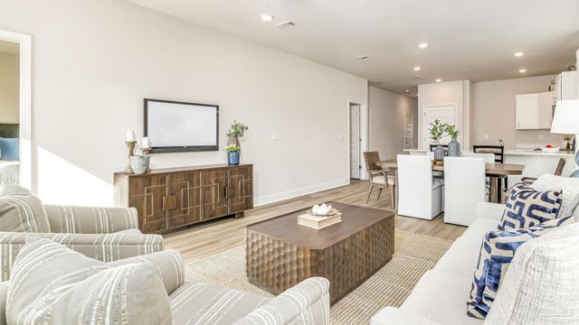 2142 Aqua St, Gulf Breeze, FL 32563