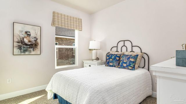 2142 Aqua St, Gulf Breeze, FL 32563