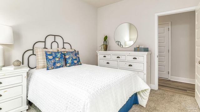 2142 Aqua St, Gulf Breeze, FL 32563