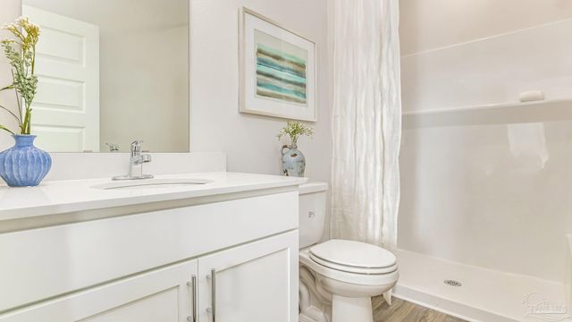 2142 Aqua St, Gulf Breeze, FL 32563