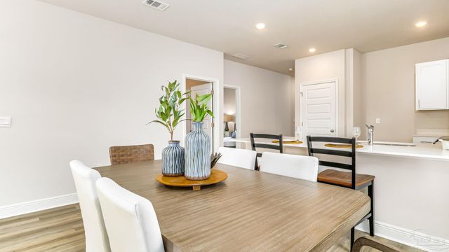 2142 Aqua St, Gulf Breeze, FL 32563