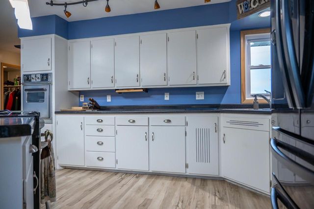 1100 Division Street, Mauston, WI 53948