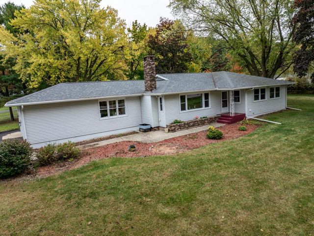 1100 Division Street, Mauston, WI 53948