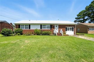 1021 Birdella DR, Newport News, VA 23605