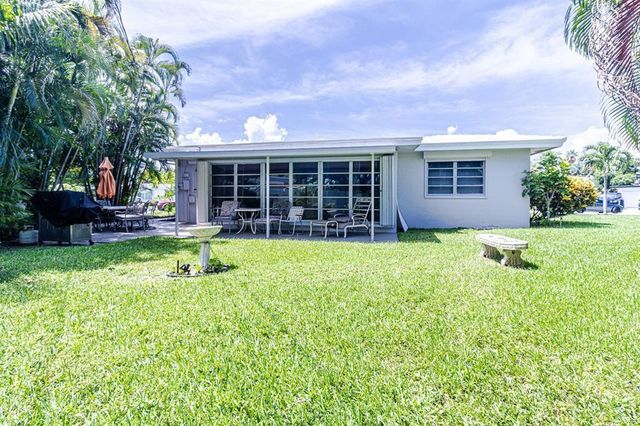 1300 SE 7TH Court, Deerfield Beach, FL 33441