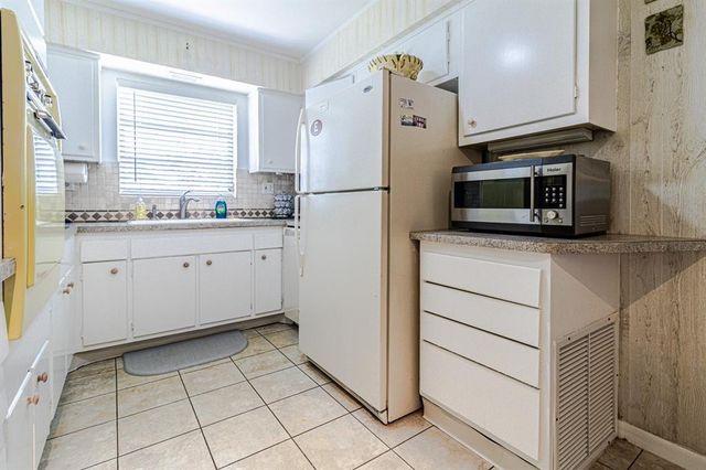 1300 SE 7TH Court, Deerfield Beach, FL 33441