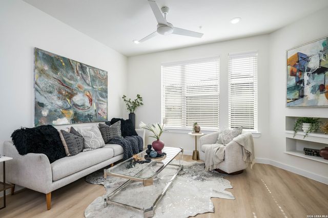 719 E Locust St Unit 2108, San Antonio, TX 78212