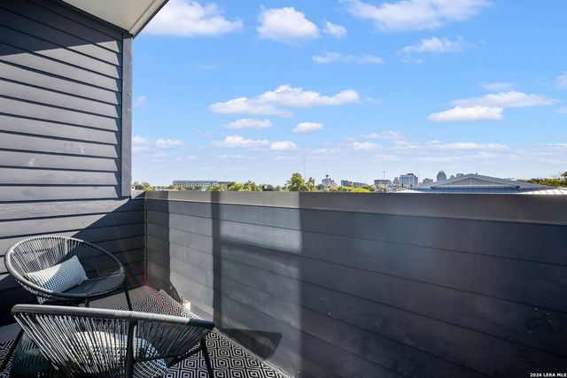 719 E Locust St Unit 2108, San Antonio, TX 78212