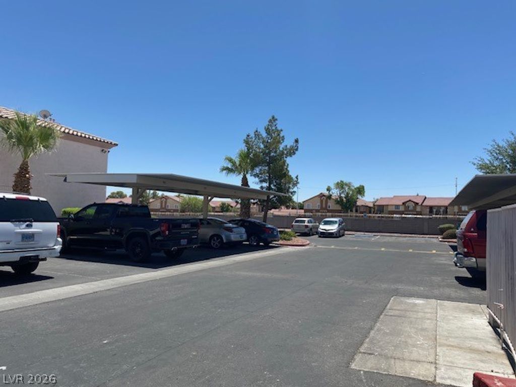 4555 SAHARA Avenue 252, Las Vegas, NV 89104 — photo 2