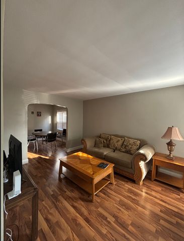 5125 S Lockwood Avenue, Chicago, IL 60638