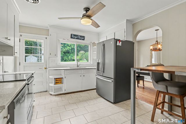 8 Bungay Terrace, Seymour, CT 06483
