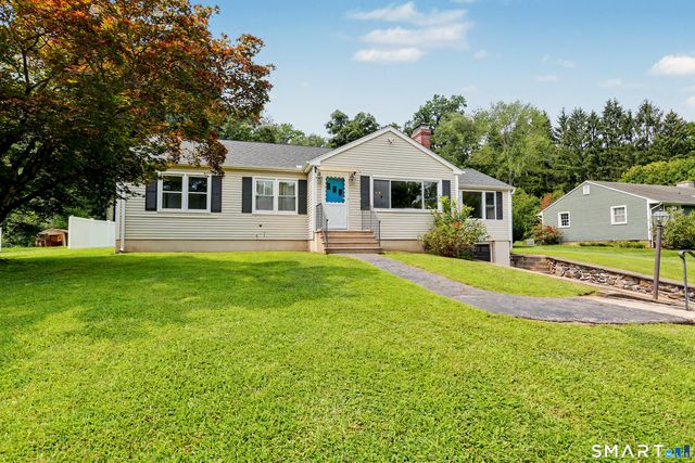 8 Bungay Terrace, Seymour, CT 06483