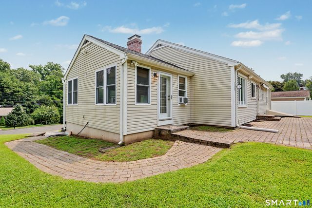 8 Bungay Terrace, Seymour, CT 06483