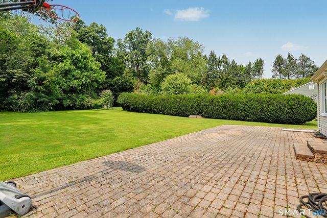 8 Bungay Terrace, Seymour, CT 06483