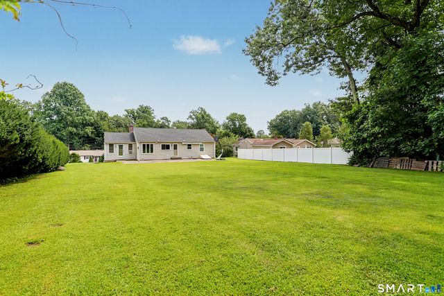 8 Bungay Terrace, Seymour, CT 06483