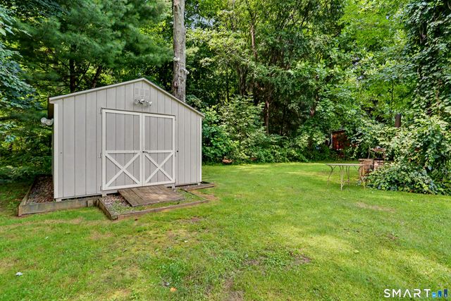 8 Bungay Terrace, Seymour, CT 06483