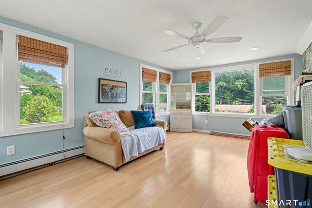 8 Bungay Terrace, Seymour, CT 06483