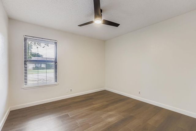 521 Dennis DR, Round Rock, TX 78664