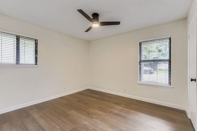 521 Dennis DR, Round Rock, TX 78664