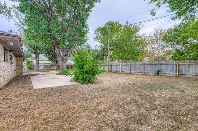 521 Dennis DR, Round Rock, TX 78664