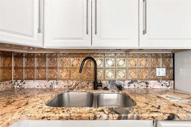 7700 SUN ISLAND DRIVE S 202, South Pasadena, FL 33707