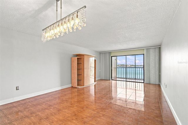 7700 SUN ISLAND DRIVE S 202, South Pasadena, FL 33707