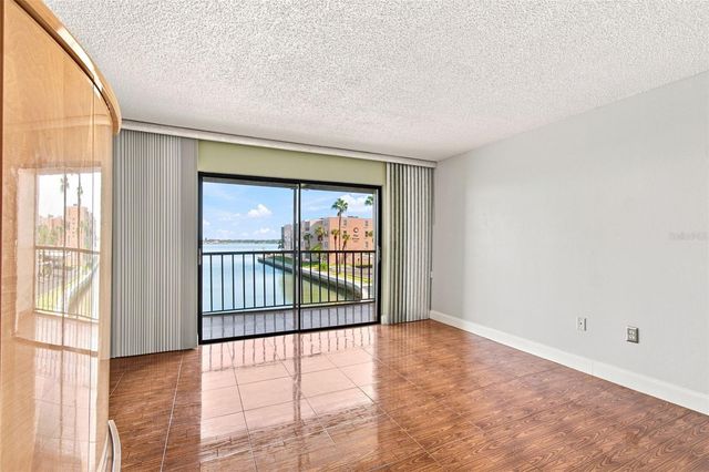 7700 SUN ISLAND DRIVE S 202, South Pasadena, FL 33707