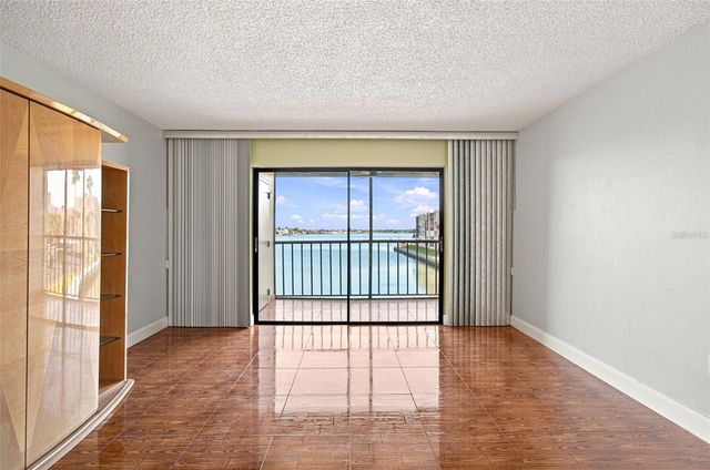 7700 SUN ISLAND DRIVE S 202, South Pasadena, FL 33707