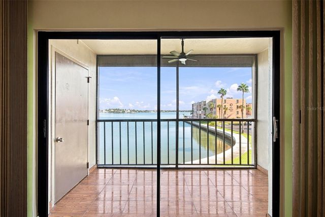 7700 SUN ISLAND DRIVE S 202, South Pasadena, FL 33707