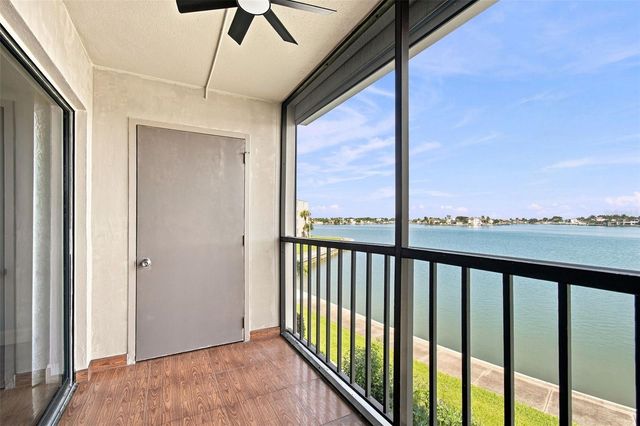 7700 SUN ISLAND DRIVE S 202, South Pasadena, FL 33707