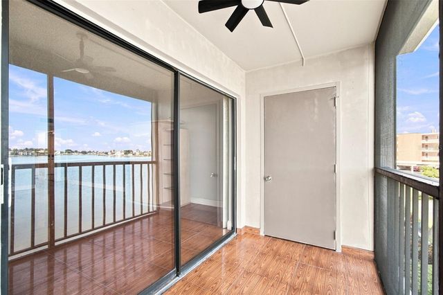 7700 SUN ISLAND DRIVE S 202, South Pasadena, FL 33707