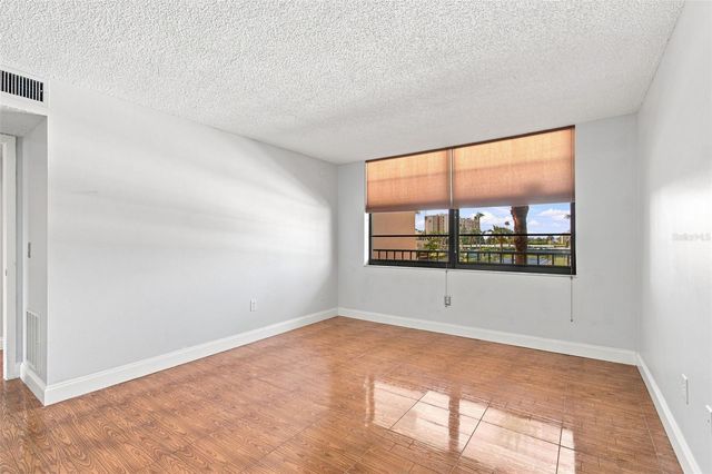 7700 SUN ISLAND DRIVE S 202, South Pasadena, FL 33707