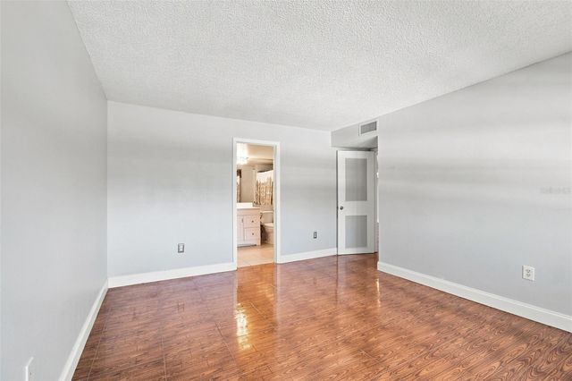 7700 SUN ISLAND DRIVE S 202, South Pasadena, FL 33707