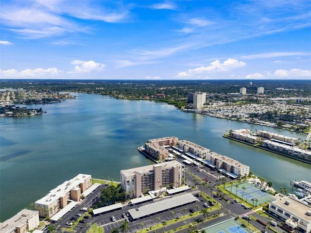 7700 SUN ISLAND DRIVE S 202, South Pasadena, FL 33707